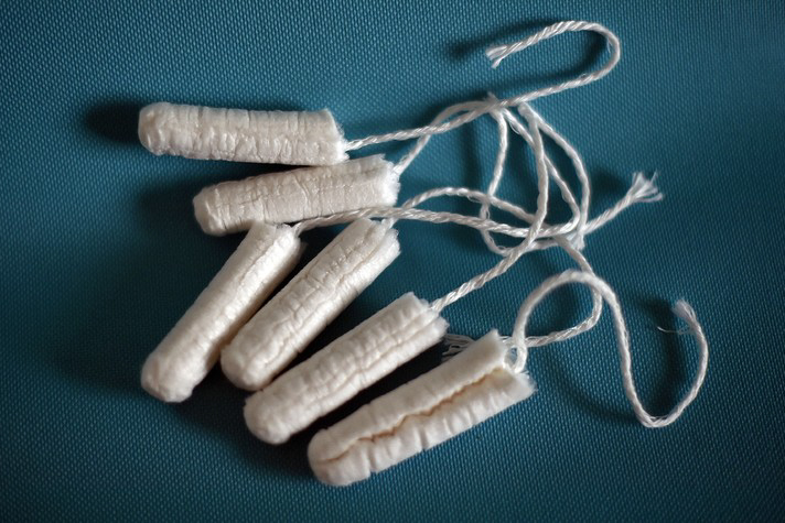 Tampons: Pourquoi rien ne fuite sur leur composition